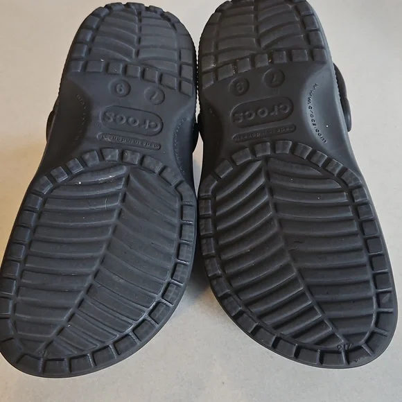 Black Crocs - Picture 7 of 8